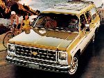  22  Chevrolet Suburban  (7  [] 1971 1972)
